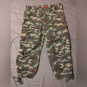 Camo Capri's
